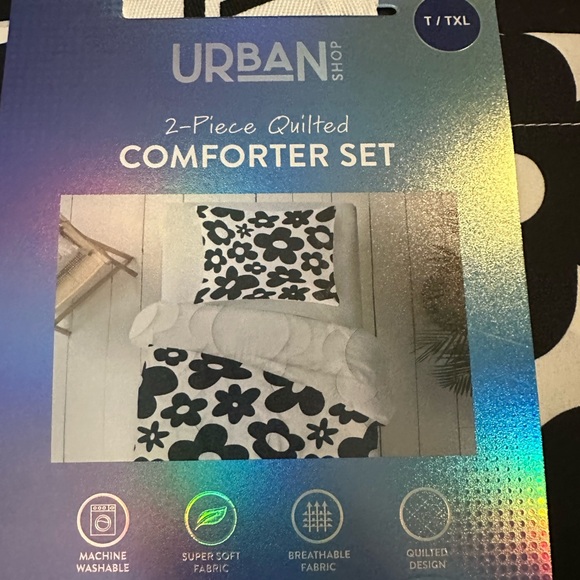 Urban Shop 2-Piece Quilted Comforter set. Twin/XL twin. Geometric Flwrs. NWT - Picture 12 of 16